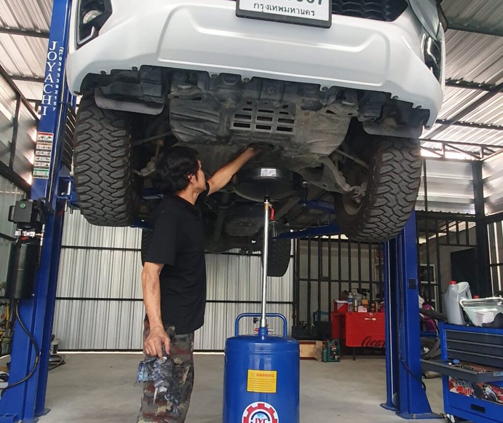 เปลี่ยนถ่ายน้ำมันเครื่อง